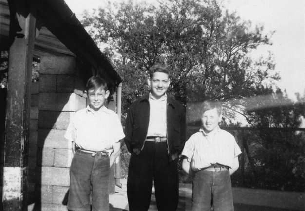 From left to right: David Alexander, Vic Bentley & Wally Dunning in the grounds of Langdon Hills Sanatorium.